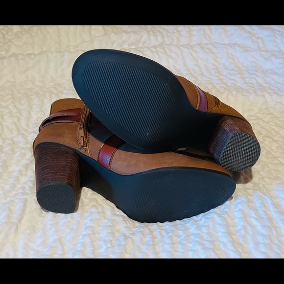 New Women’s madden NYC strappy ankle boots Size 10 color Cognac - Picture 4 of 4